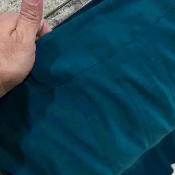 dressbarn skirt size 4 in very good condition very soft - Picture 9 of 10